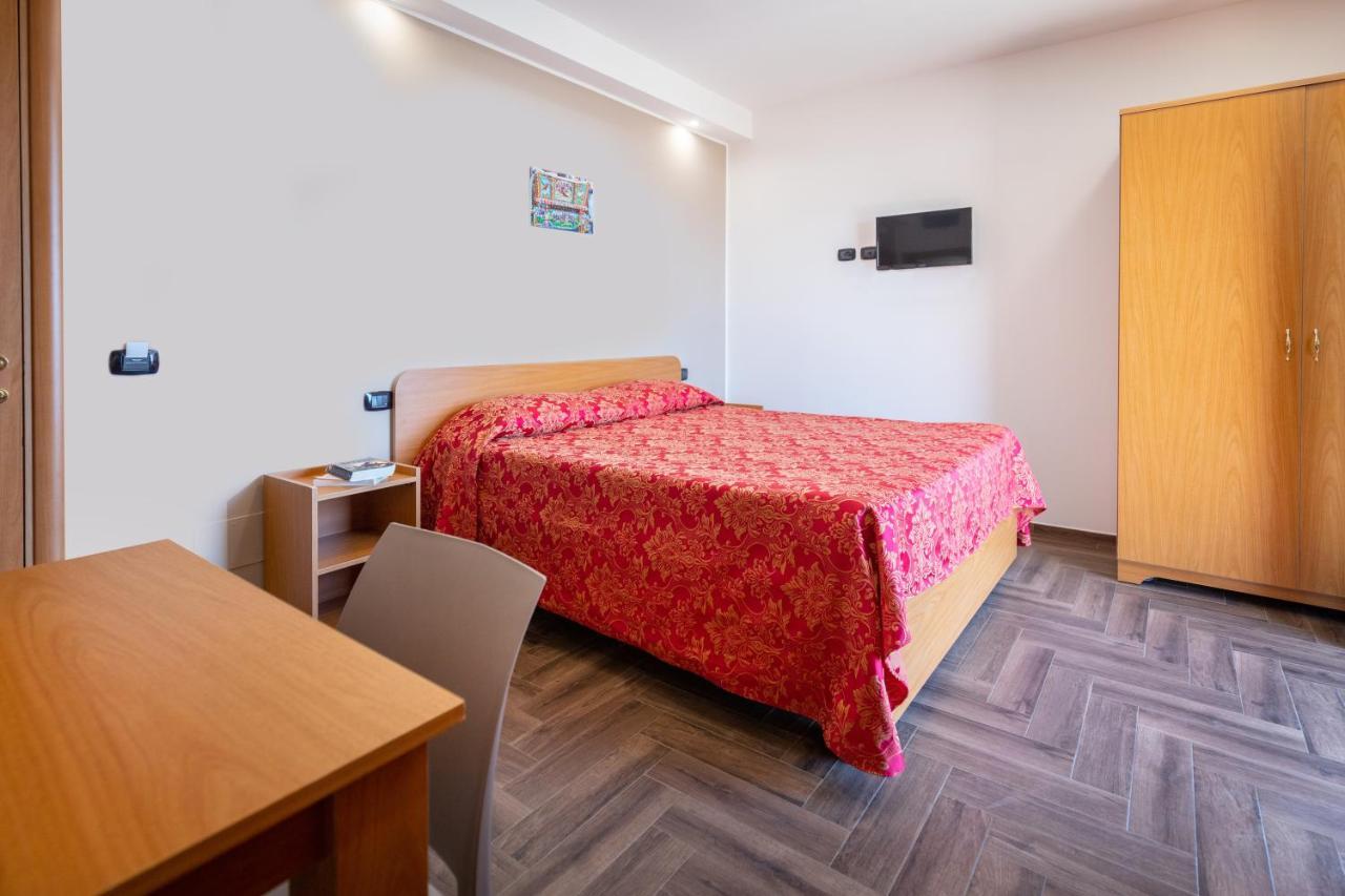 Il Giardino Country Holiday With Pool ตาออร์มินา ห้อง รูปภาพ
